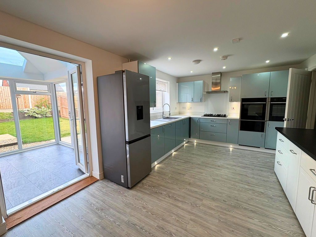 8 Bullrush Close